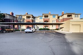 Walk to Papago Park: Condo in Phoenix