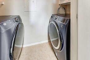 Walk to Papago Park: Condo in Phoenix