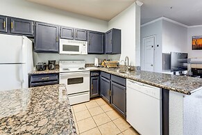 Walk to Papago Park: Condo in Phoenix