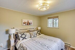 2 Mtn-view Decks + Natural Spring: Durango Retreat