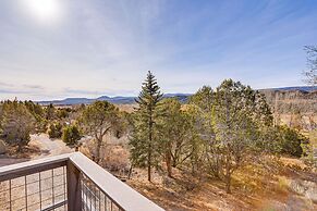 2 Mtn-view Decks + Natural Spring: Durango Retreat