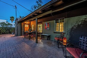 Gazebo, Patios & Grill: Colorful Tucson Retreat!
