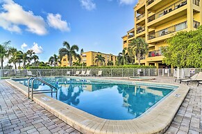 Short Walk to Bay & Ocean: Treasure Island Condo