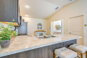 Golf, Shop & Unwind: Lovely Home in The Villages!