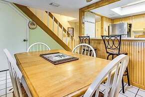 Community Pool: St Augustine Condo Near Beaches