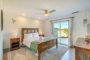 12 Mi to Joshua Tree NP: Desert Retreat w/ Views!