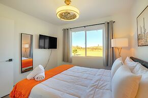 12 Mi to Joshua Tree NP: Desert Retreat w/ Views!