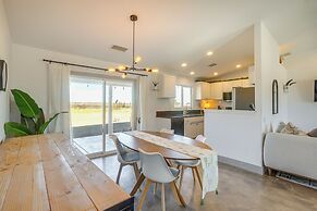 12 Mi to Joshua Tree NP: Desert Retreat w/ Views!