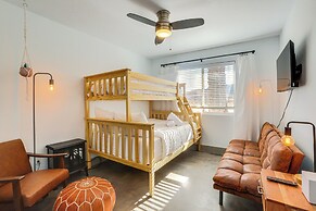 12 Mi to Joshua Tree NP: Desert Retreat w/ Views!