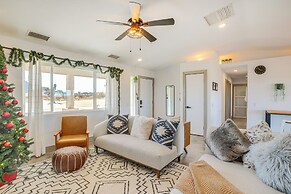 12 Mi to Joshua Tree NP: Desert Retreat w/ Views!