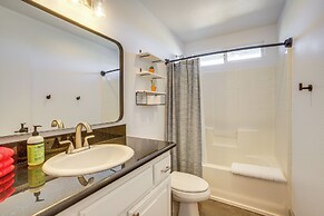 12 Mi to Joshua Tree NP: Desert Retreat w/ Views!