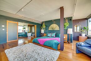 Luxe Dtwn Reno Penthouse ~ 3 Mi to Casinos!