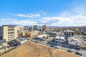 Luxe Dtwn Reno Penthouse ~ 3 Mi to Casinos!