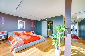 Luxe Dtwn Reno Penthouse ~ 3 Mi to Casinos!