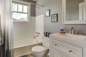 4 Mi to Baton Rouge: Charming Duplex Apartment