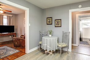 4 Mi to Baton Rouge: Charming Duplex Apartment