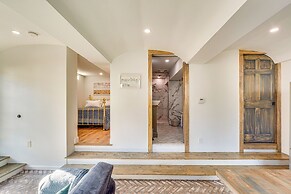 Walk to Waterfront: Chic Hudson Valley Garden Apt