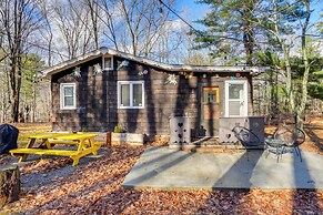 Mtn Views + On-site Hiking Trails: Catskills Cabin