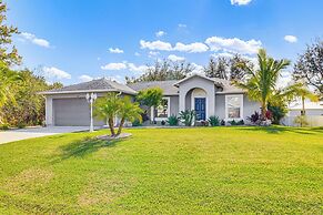 Private Yard & Screened Patio: Sunny Sebastian Gem