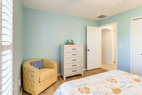 Private Yard & Screened Patio: Sunny Sebastian Gem