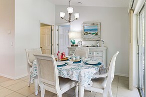 Private Yard & Screened Patio: Sunny Sebastian Gem