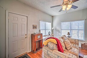 4 Miles to Lake Jacksboro: Cozy Texas Cottage