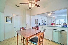 4 Miles to Lake Jacksboro: Cozy Texas Cottage