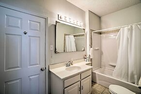 4 Miles to Lake Jacksboro: Cozy Texas Cottage