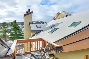 Walk to Mount Snow Resort: Unit w/ Pool & Hot Tubs