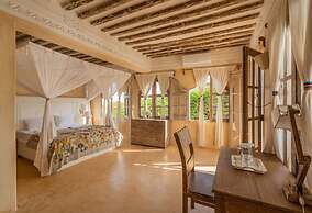 Amani House 5 Bedrooms Sleeps 10
