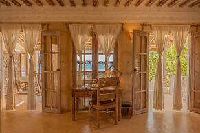 Amani House 5 Bedrooms Sleeps 10