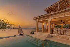 Amani House 5 Bedrooms Sleeps 10
