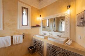 Amani House 5 Bedrooms Sleeps 10