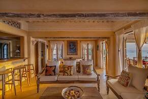 Amani House 5 Bedrooms Sleeps 10