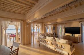 Amani House 5 Bedrooms Sleeps 10