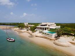 Amani House 5 Bedrooms Sleeps 10