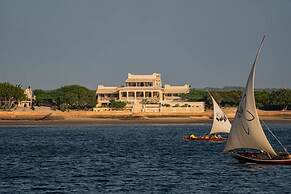 Amani House 5 Bedrooms Sleeps 10
