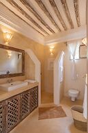 Amani House 5 Bedrooms Sleeps 10