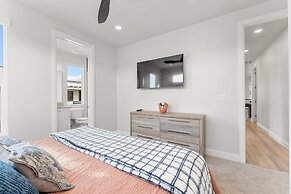 Oasis Retreat 5 Bedroom Townhouse