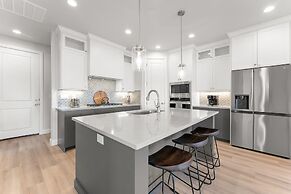 Oasis Retreat 5 Bedroom Townhouse