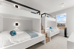 Oasis Retreat 5 Bedroom Townhouse