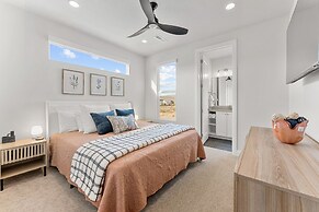 Oasis Retreat 5 Bedroom Townhouse