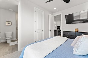 Oasis Retreat 5 Bedroom Townhouse