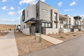 Oasis Retreat 5 Bedroom Townhouse