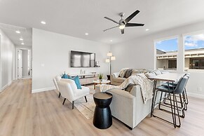 Oasis Retreat 5 Bedroom Townhouse