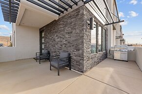 Oasis Retreat 5 Bedroom Townhouse