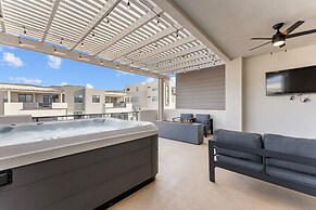 Oasis Retreat 5 Bedroom Townhouse