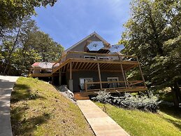 Deerfield Hideaway At Old Smokey 5 Bedroom Home