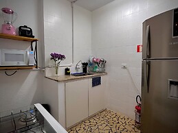 Urban Nomad Hostel & Food