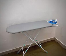 Urban Nomad Hostel & Food